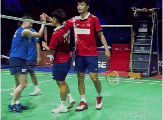 法国队完胜丹麦队，黄鸭组合扛起全队