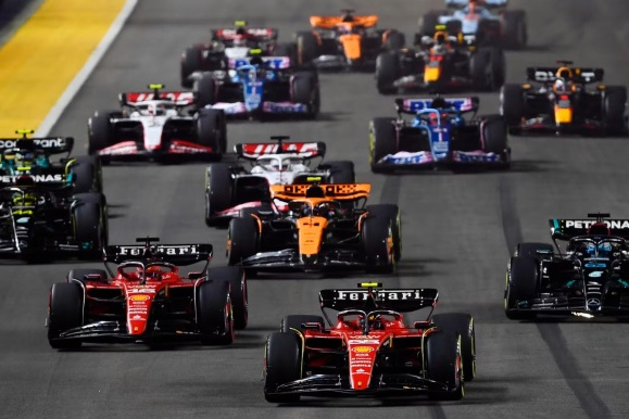 梅赛德斯轻取红牛二队,拉塞尔刷新纪录 梅赛德斯轻取红牛二队,拉塞尔刷新纪录