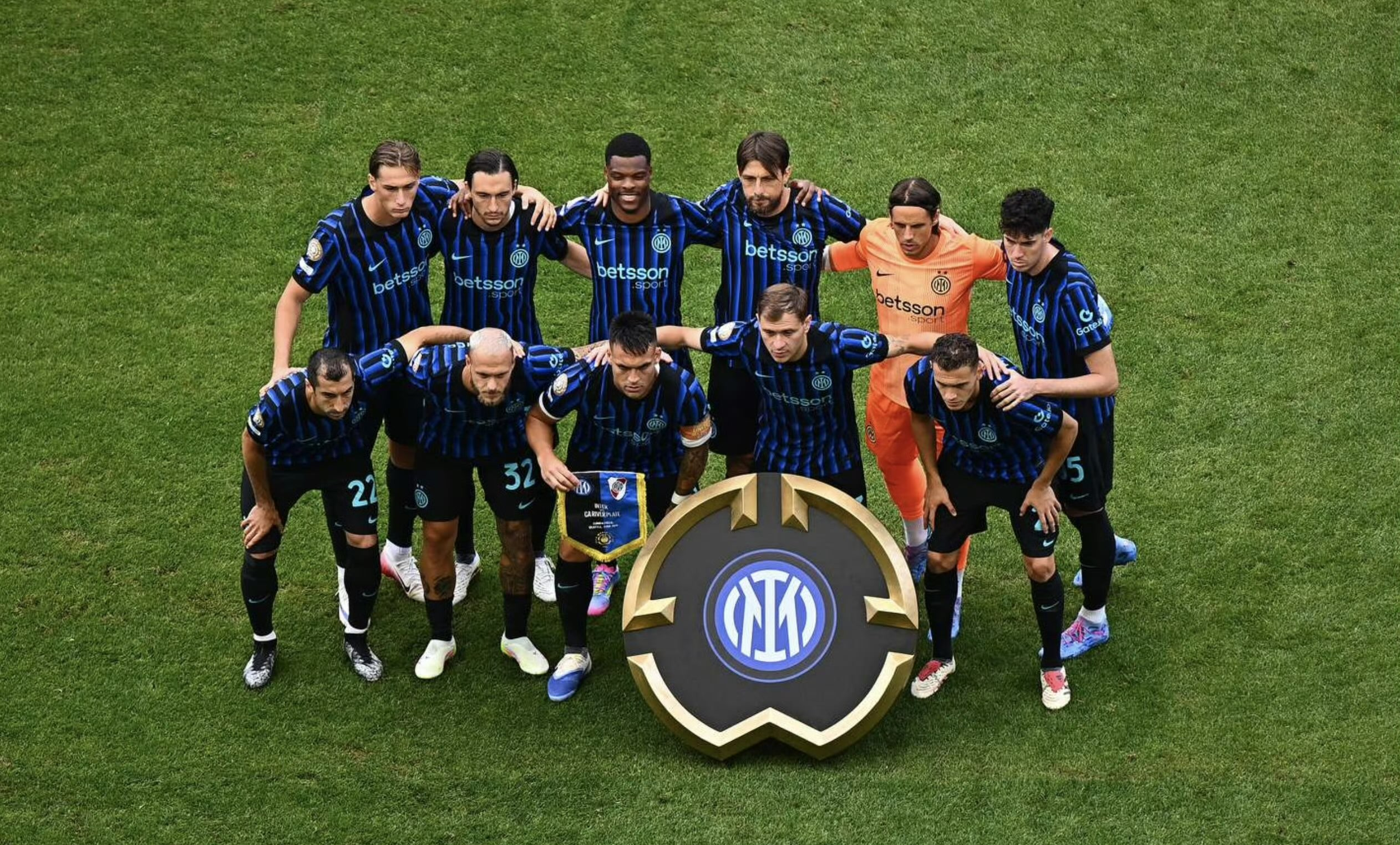 国际米兰险胜利物浦,苏亚雷斯扛起全队 国际米兰险胜利物浦,苏亚雷斯扛起全队