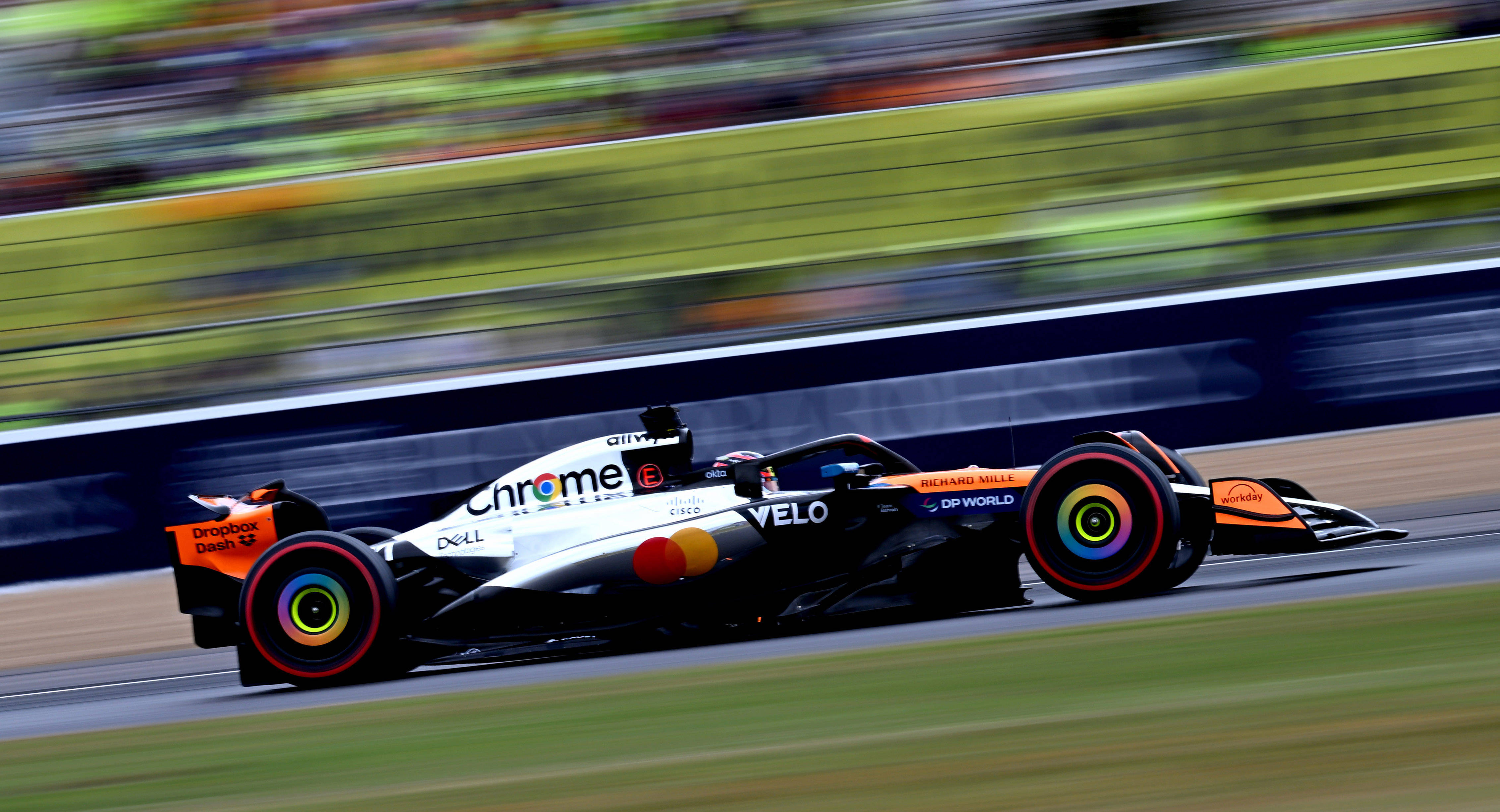 威廉姆斯碾压红牛车队,皮亚斯特里扛起全队 威廉姆斯碾压红牛车队,皮亚斯特里扛起全队