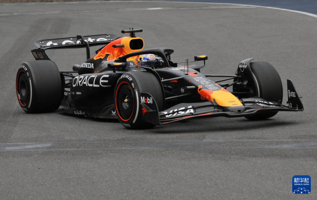 哈斯车队翻盘红牛二队，维斯塔潘带队取胜