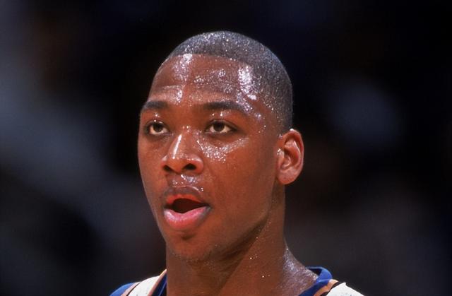 魔术碾压上海队，西亚卡姆高光表现