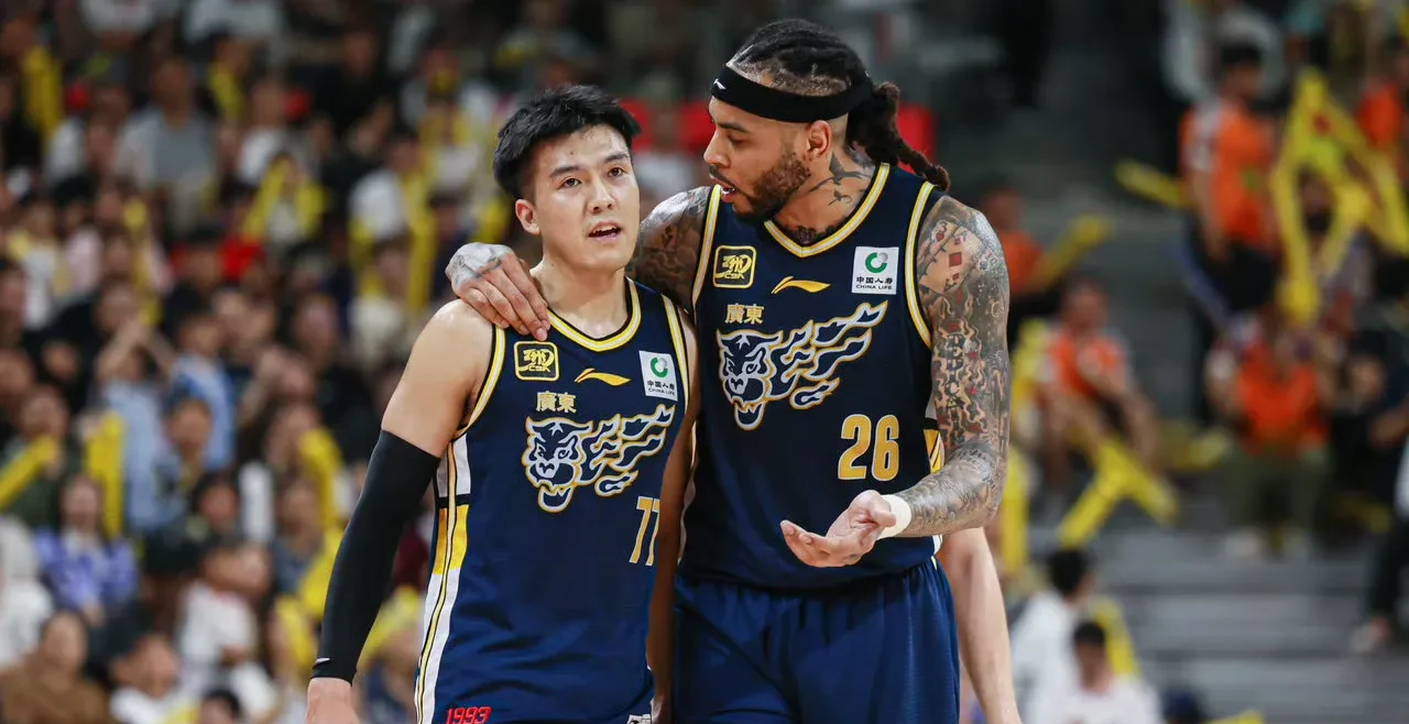 广东队横扫湖人，王哲林惊艳四座