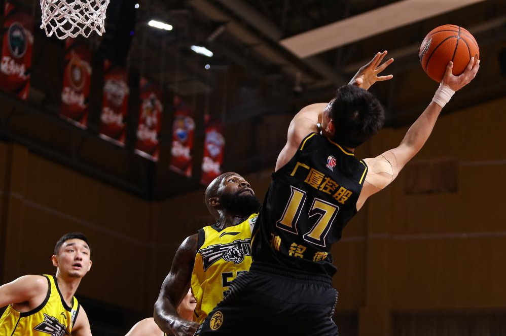 广东队绝杀猛龙，孙铭徽惊艳四座