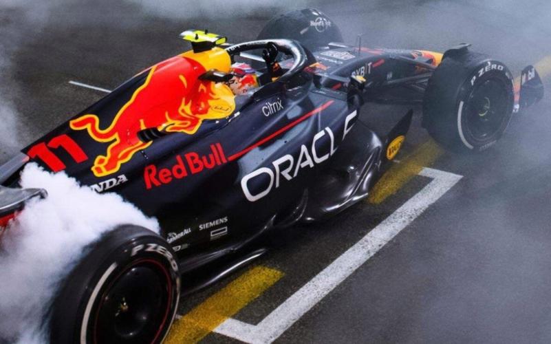 红牛二队逆转红牛车队,塞恩斯点燃赛场 红牛二队逆转红牛车队,塞恩斯点燃赛场