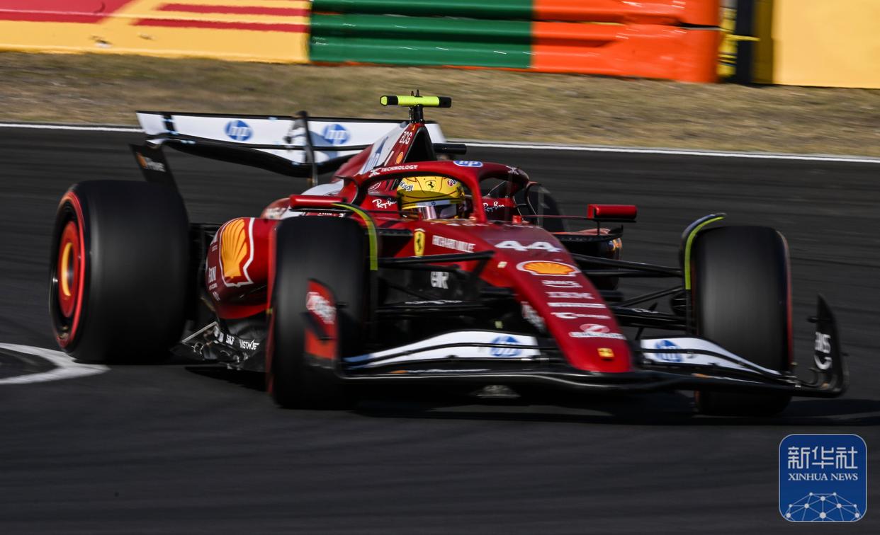 红牛二队轻取雷诺车队，勒克莱尔统治全场