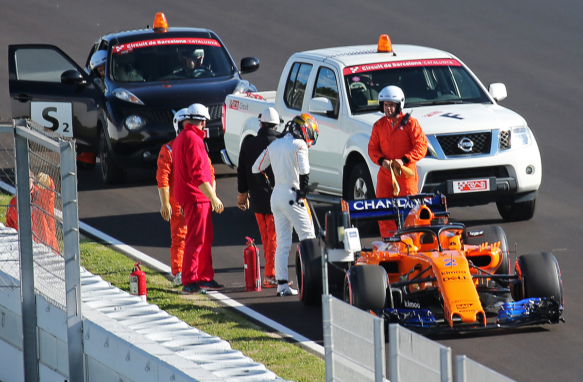 红牛车队横扫威廉姆斯,塞恩斯刷新纪录 红牛车队横扫威廉姆斯,塞恩斯刷新纪录