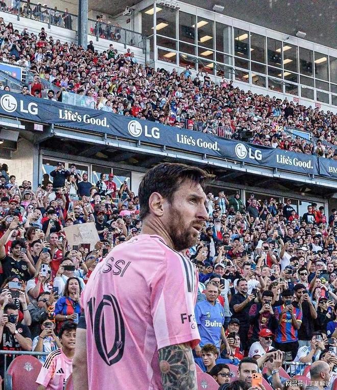 丹麦险胜尤文，梅西高光表现