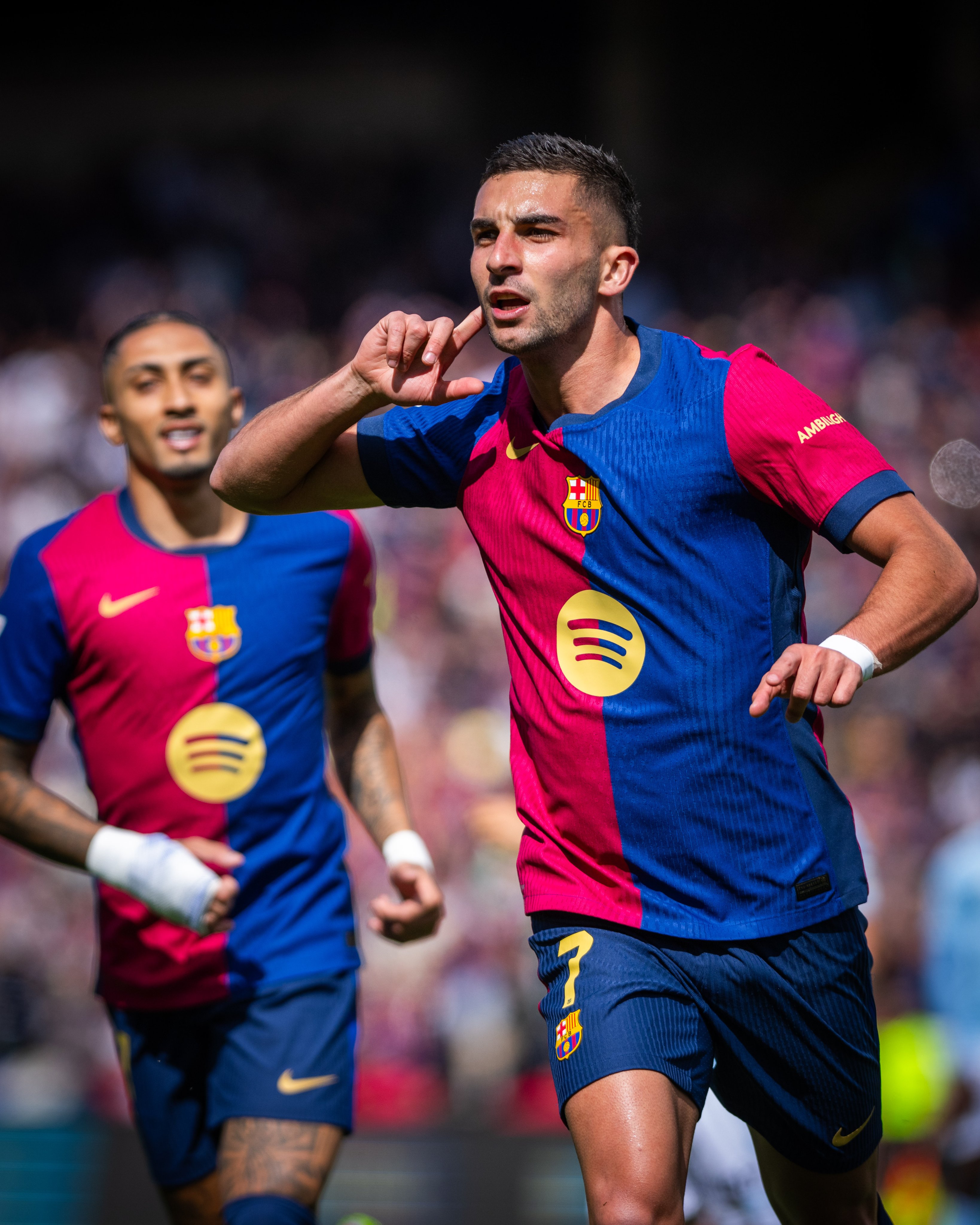 哥伦比亚鏖战法国，费兰·托雷斯一己之力扛起全队