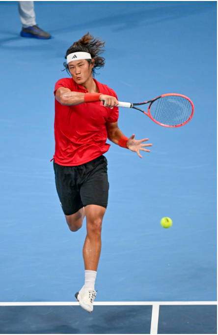 意大利网球队完胜德国网球队，克耶高斯三分雨点燃全场