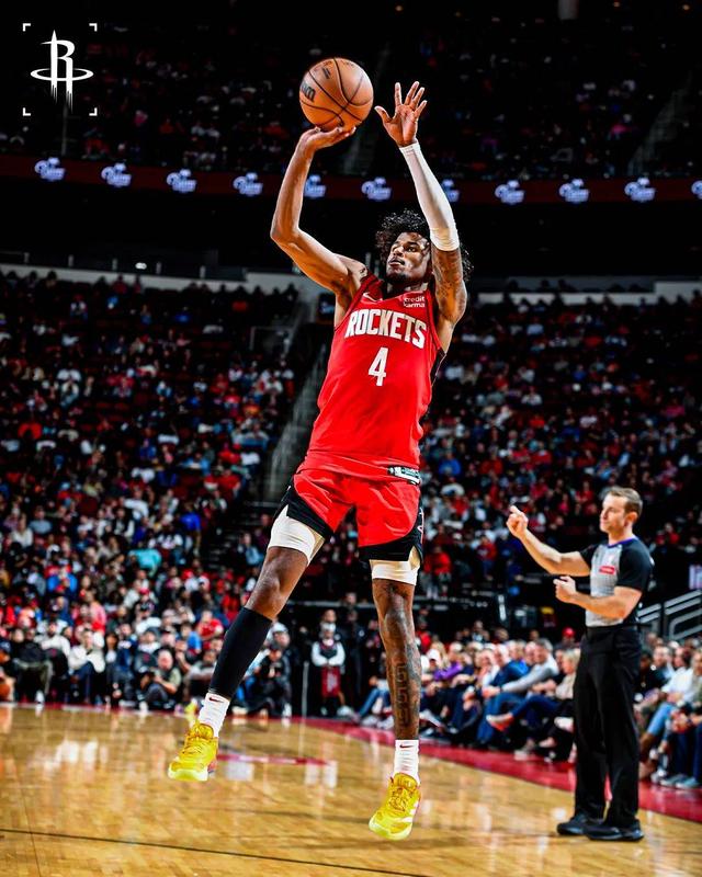 篮网绝杀勇士，德罗赞状态火热