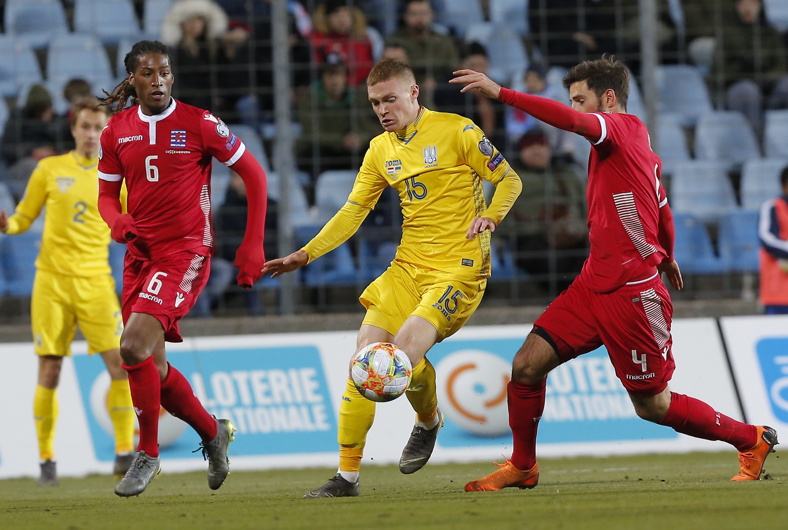 乌克兰取胜卢森堡，晋级下一轮淘汰赛