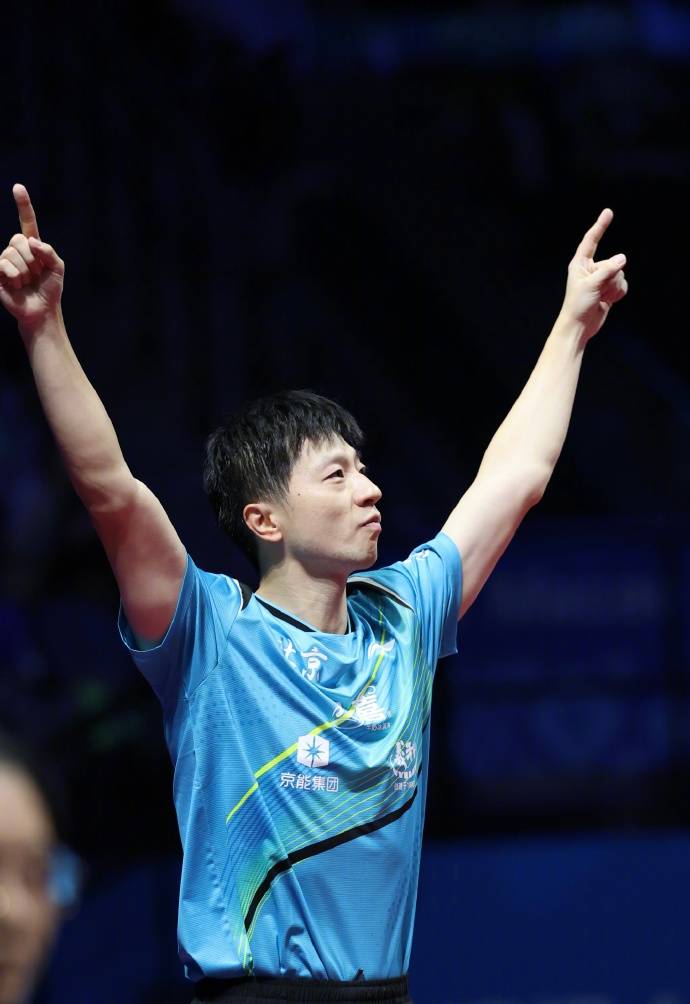 波兰队鏖战日本队,马龙点燃赛场 波兰队鏖战日本队,马龙点燃赛场