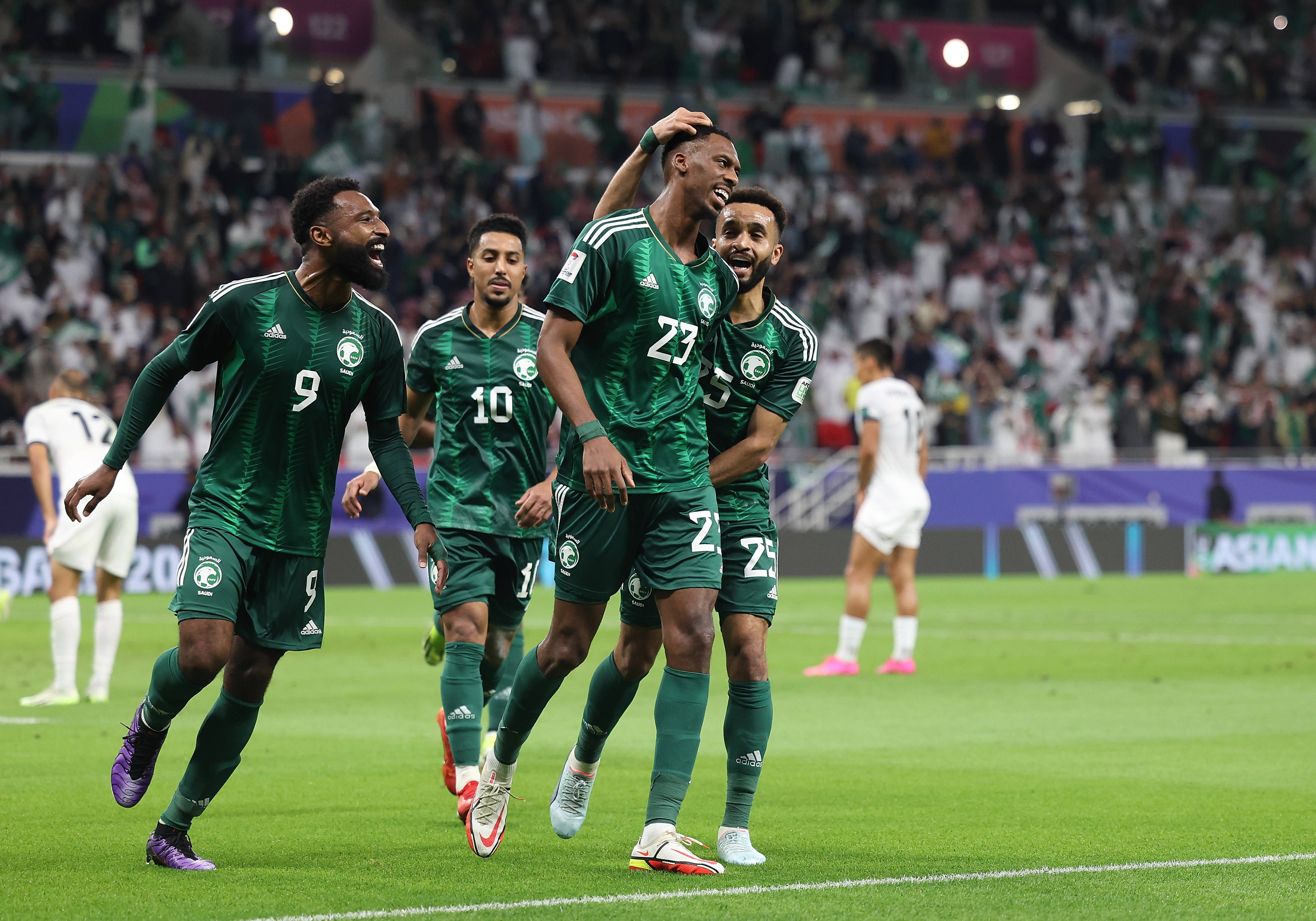 沙特阿拉伯队在比赛中取得胜利，晋级下一阶段