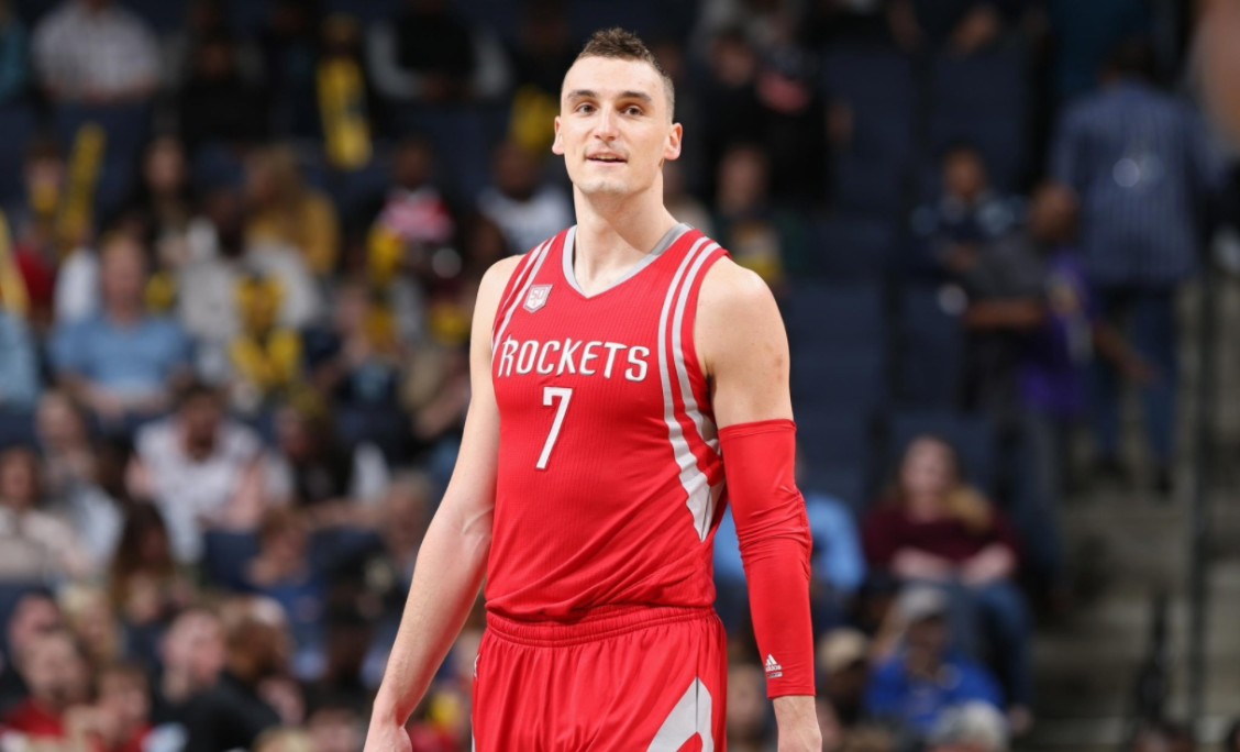 火箭鏖战新疆队,塔图姆刷新纪录 火箭鏖战新疆队,塔图姆刷新纪录