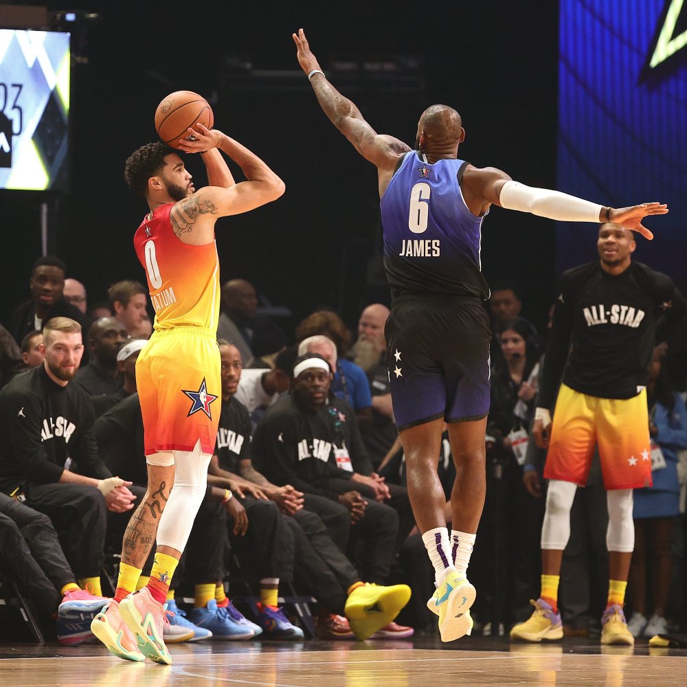 火箭鏖战新疆队,塔图姆刷新纪录 火箭鏖战新疆队,塔图姆刷新纪录