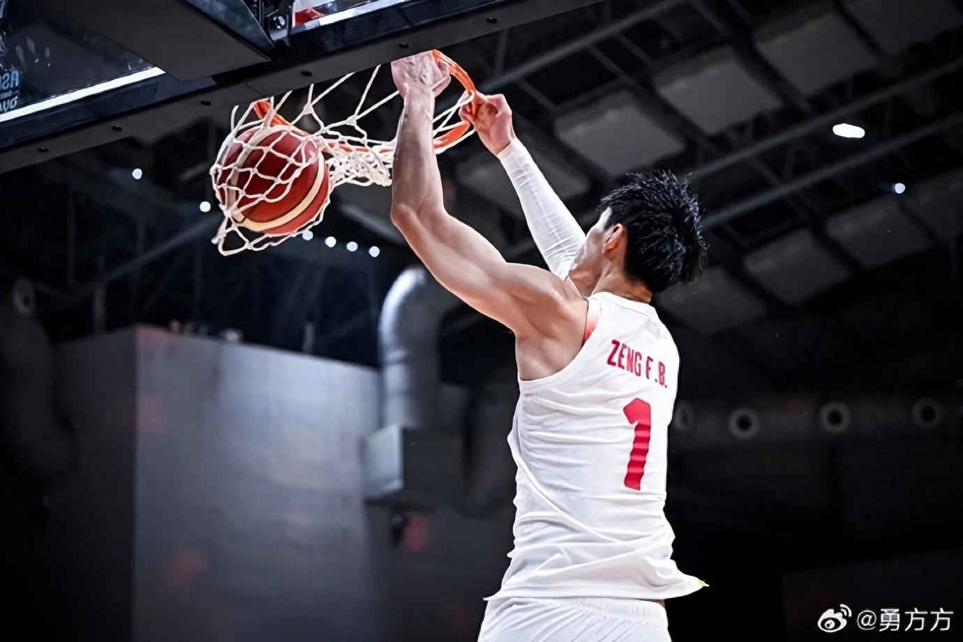 马刺碾压波兰男篮,凯尔·库兹马爆发神勇 马刺碾压波兰男篮,凯尔·库兹马爆发神勇