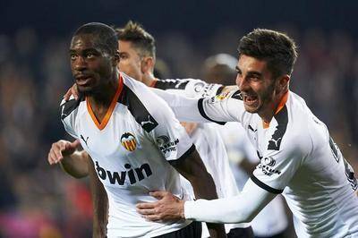 瓦伦西亚客场击败对手，继续追赶前列