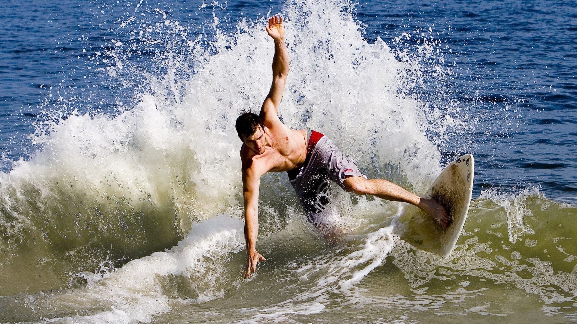 东决关键战之夜，当布鲁诺的鞋带成为历史转折点